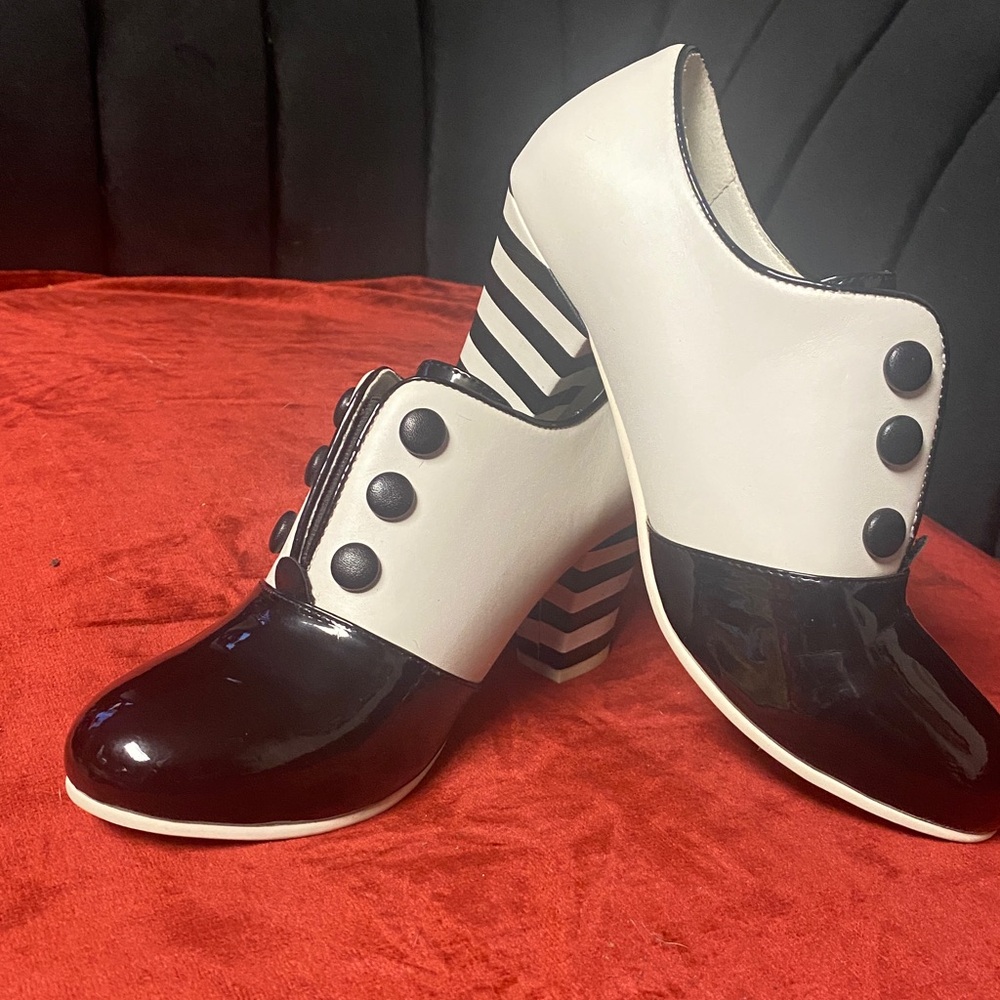 Lola Ramona Black and White Buttoned ankle boots